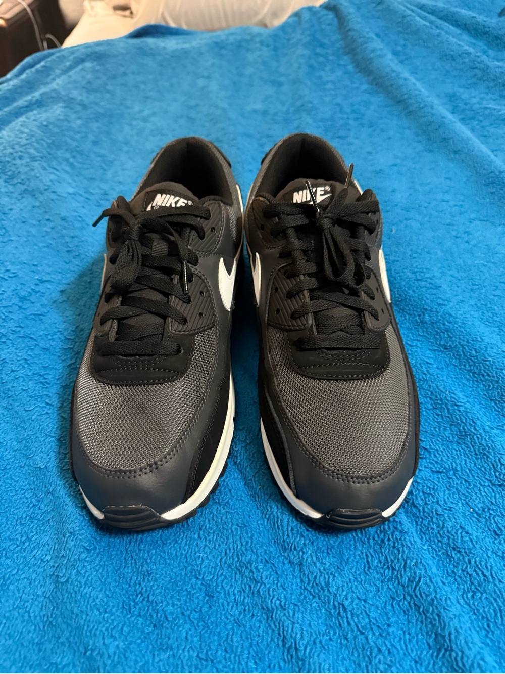 Nike Air Max 90 sneakers in grey, black and white mens size 11.5